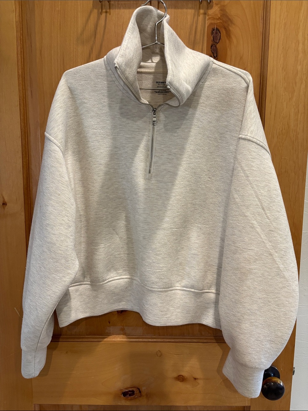 Old Navy Women’s sweatshirt and pants - Picture 4 of 7